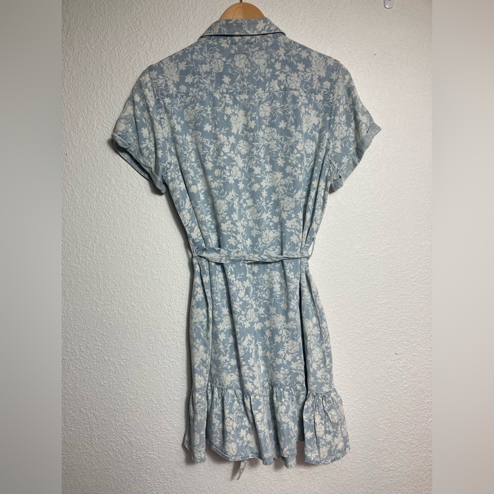 Velvet Heart floral light wash denim chambray shirt dress drop waist belt ruffle - Picture 8 of 10